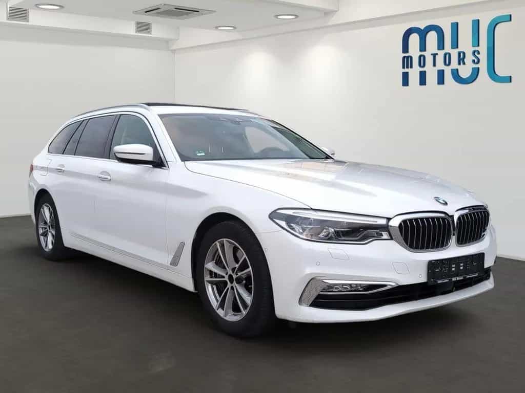BMW 5 Series 540i xDrive LuxuryLine~NightVis~Pano~HuD~Driv.As 11/2017-photo-1