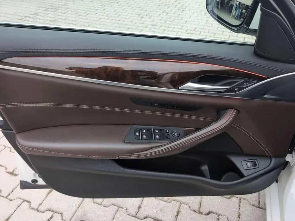 BMW 5 Series 540i xDrive LuxuryLine~NightVis~Pano~HuD~Driv.As 11/2017-photo-12