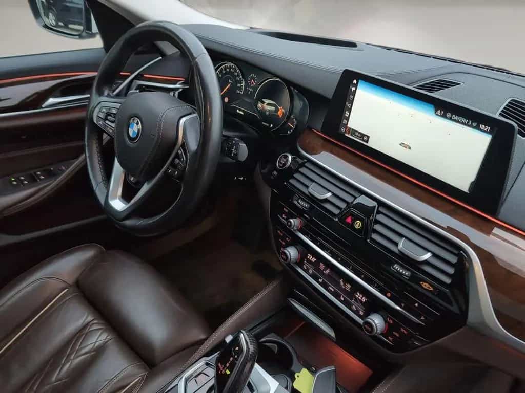 BMW 5 Series 540i xDrive LuxuryLine~NightVis~Pano~HuD~Driv.As 11/2017-photo-19