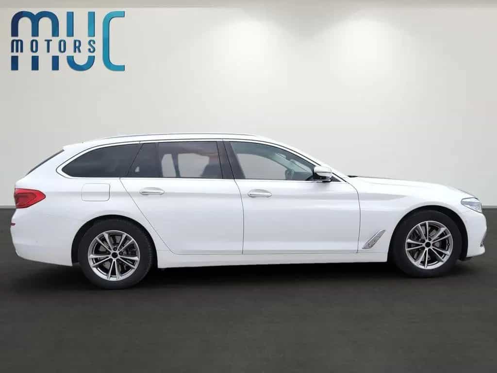 BMW 5 Series 540i xDrive LuxuryLine~NightVis~Pano~HuD~Driv.As 11/2017-photo-2
