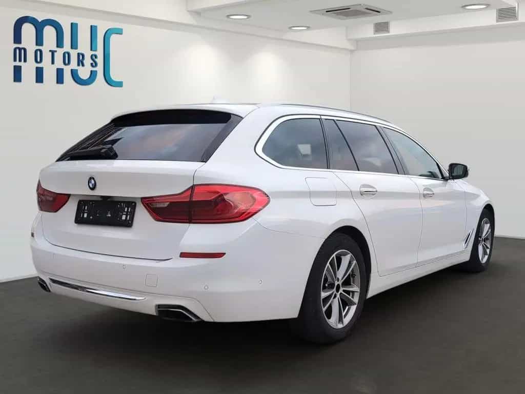 BMW 5 Series 540i xDrive LuxuryLine~NightVis~Pano~HuD~Driv.As 11/2017-photo-3