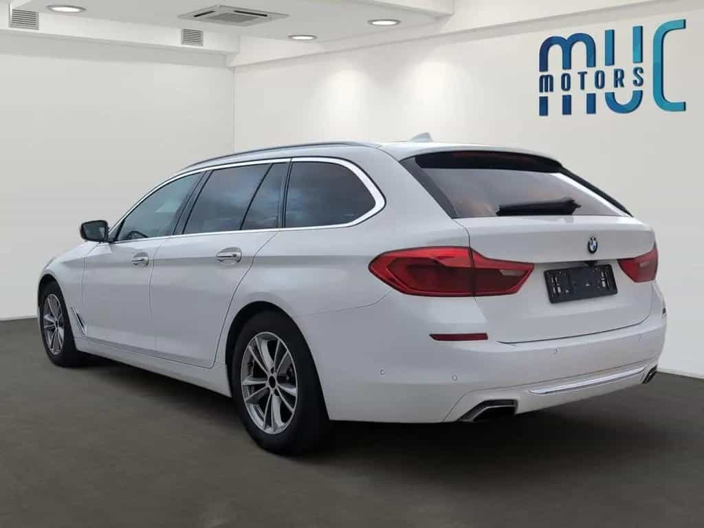 BMW 5 Series 540i xDrive LuxuryLine~NightVis~Pano~HuD~Driv.As 11/2017-photo-4
