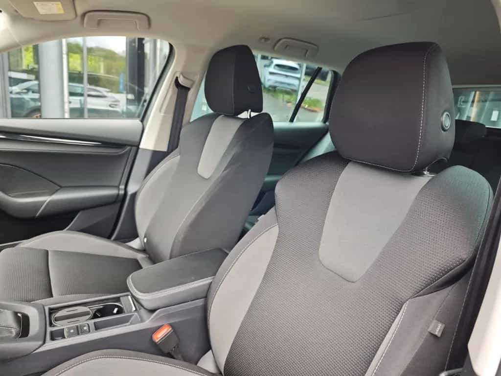 Skoda Octavia Combi Ambition 116PS NAVI+AHK+SHZ+LED+ 04/2023-photo-12