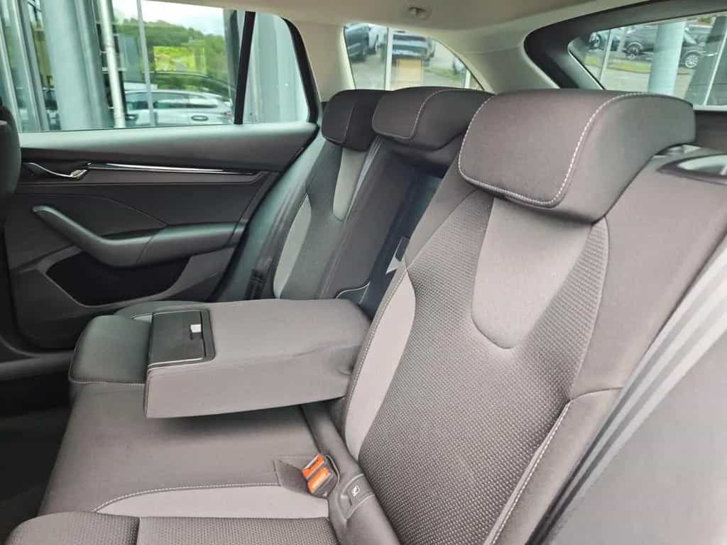 Skoda Octavia Combi Ambition 116PS NAVI+AHK+SHZ+LED+ 04/2023-photo-13