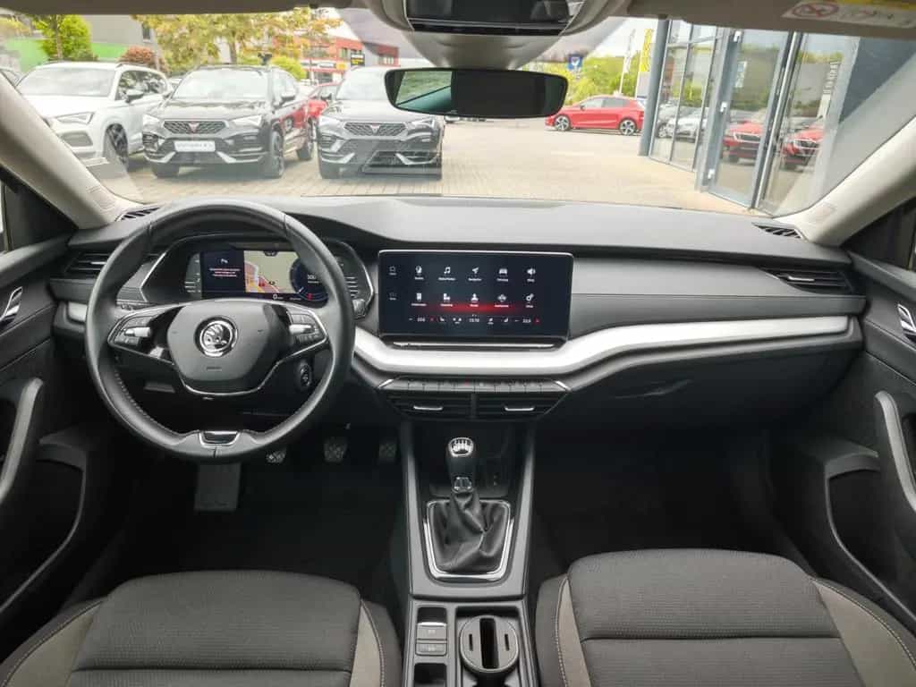 Skoda Octavia Combi Ambition 116PS NAVI+AHK+SHZ+LED+ 04/2023-photo-16