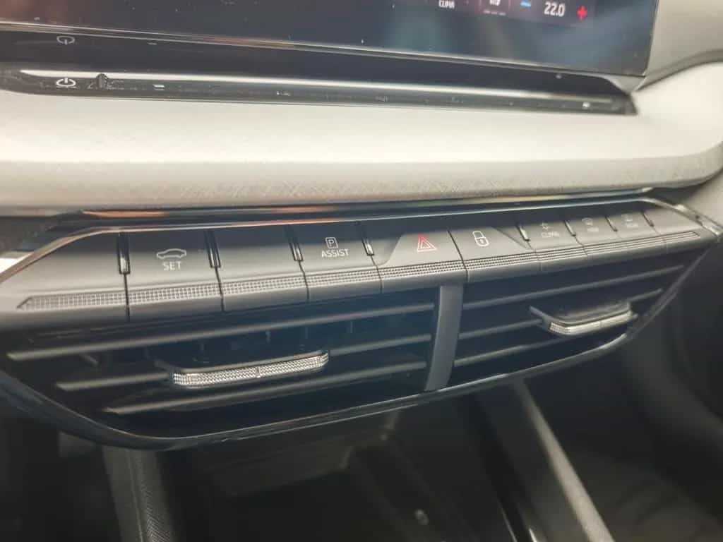 Skoda Octavia Combi Ambition 116PS NAVI+AHK+SHZ+LED+ 04/2023-photo-25