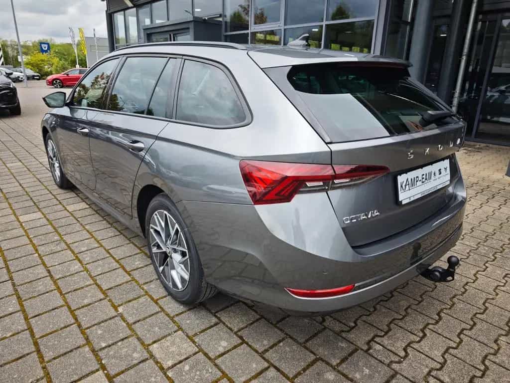 Skoda Octavia Combi Ambition 116PS NAVI+AHK+SHZ+LED+ 04/2023-photo-5