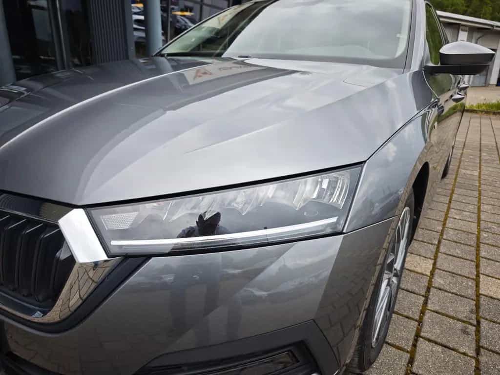 Skoda Octavia Combi Ambition 116PS NAVI+AHK+SHZ+LED+ 04/2023-photo-8