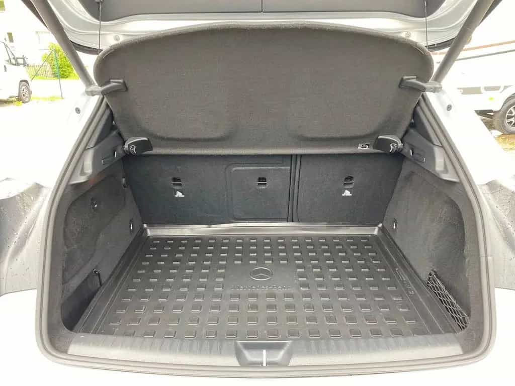Mercedes-Benz GLA 180 Urban LED+NAVI+KAMERA+SHZ+DAB+KLIMA 10/2019-photo-11