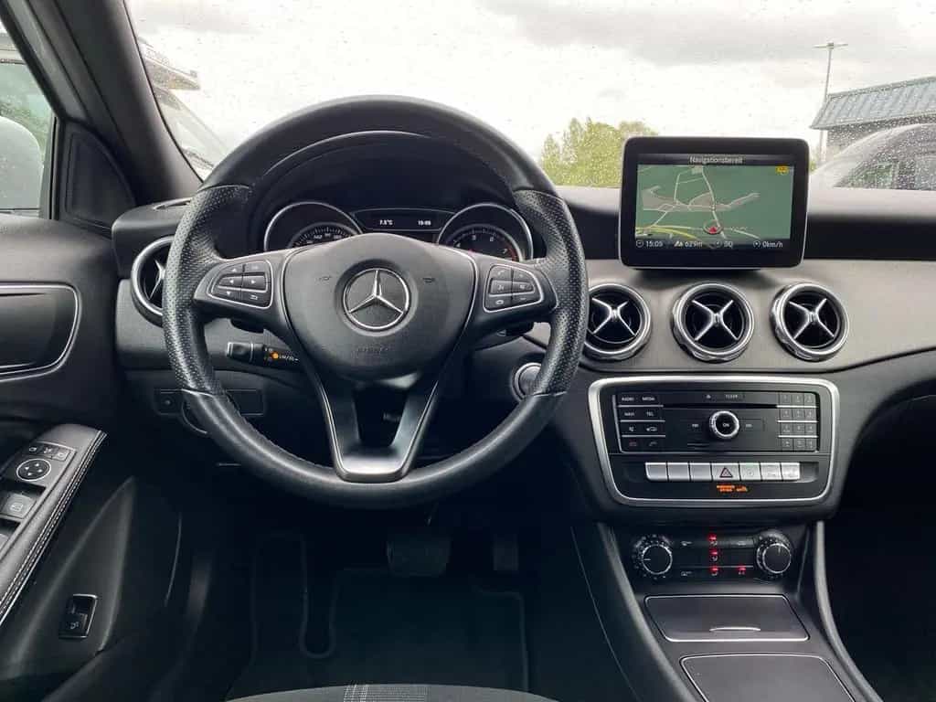 Mercedes-Benz GLA 180 Urban LED+NAVI+KAMERA+SHZ+DAB+KLIMA 10/2019-photo-14
