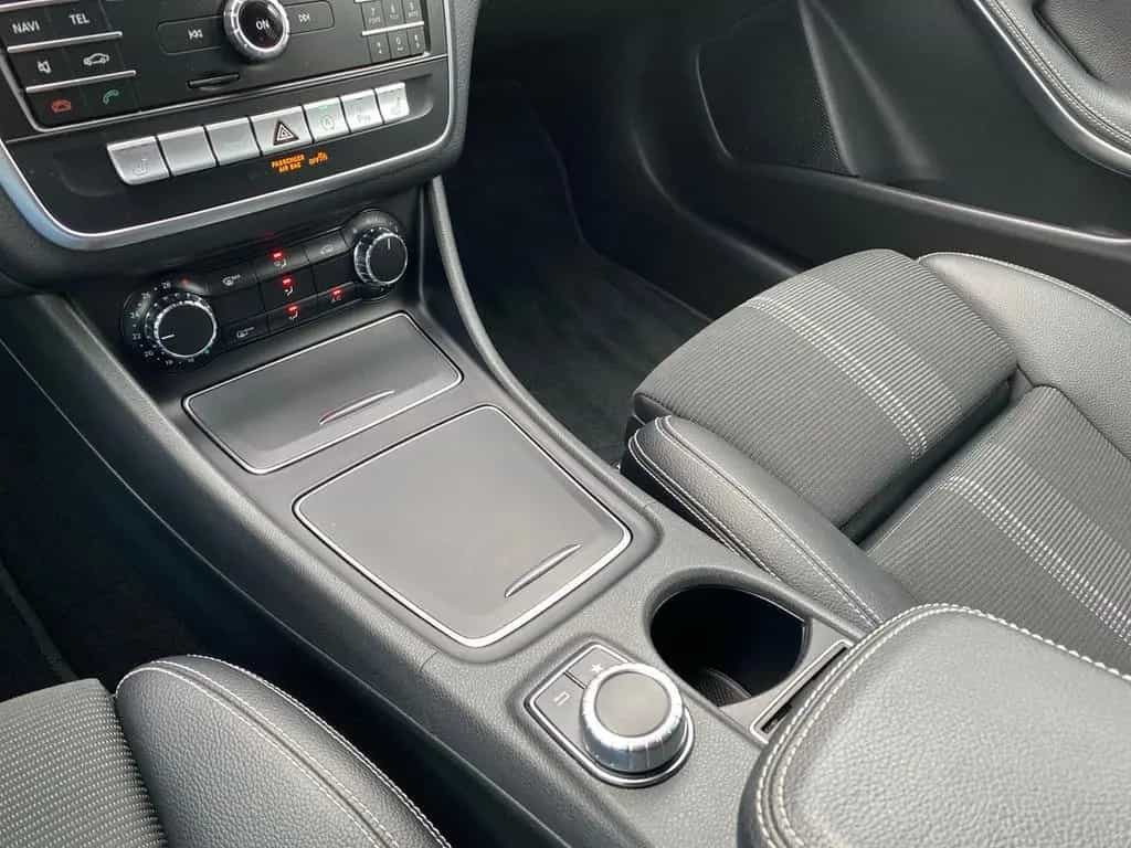 Mercedes-Benz GLA 180 Urban LED+NAVI+KAMERA+SHZ+DAB+KLIMA 10/2019-photo-18