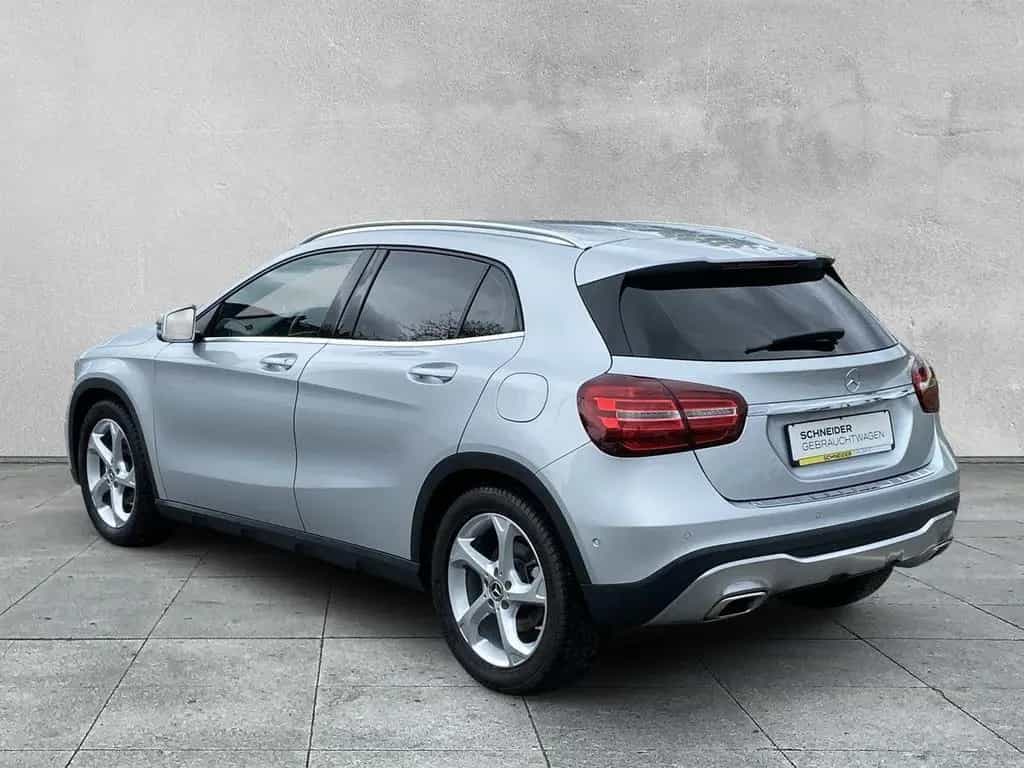 Mercedes-Benz GLA 180 Urban LED+NAVI+KAMERA+SHZ+DAB+KLIMA 10/2019-photo-2