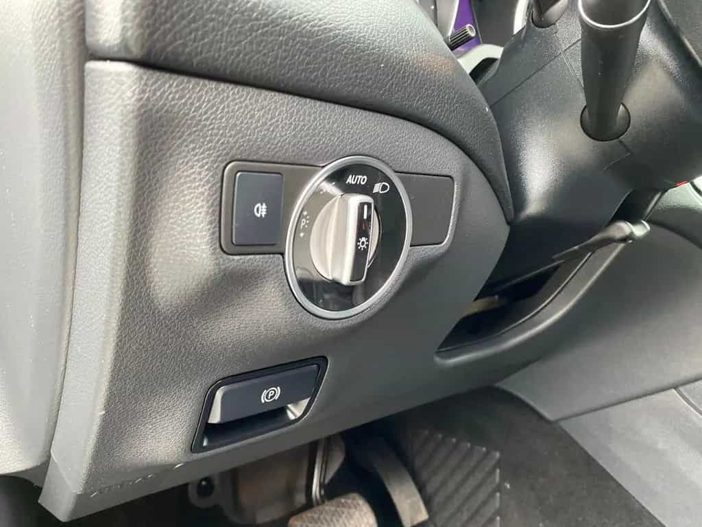 Mercedes-Benz GLA 180 Urban LED+NAVI+KAMERA+SHZ+DAB+KLIMA 10/2019-photo-20