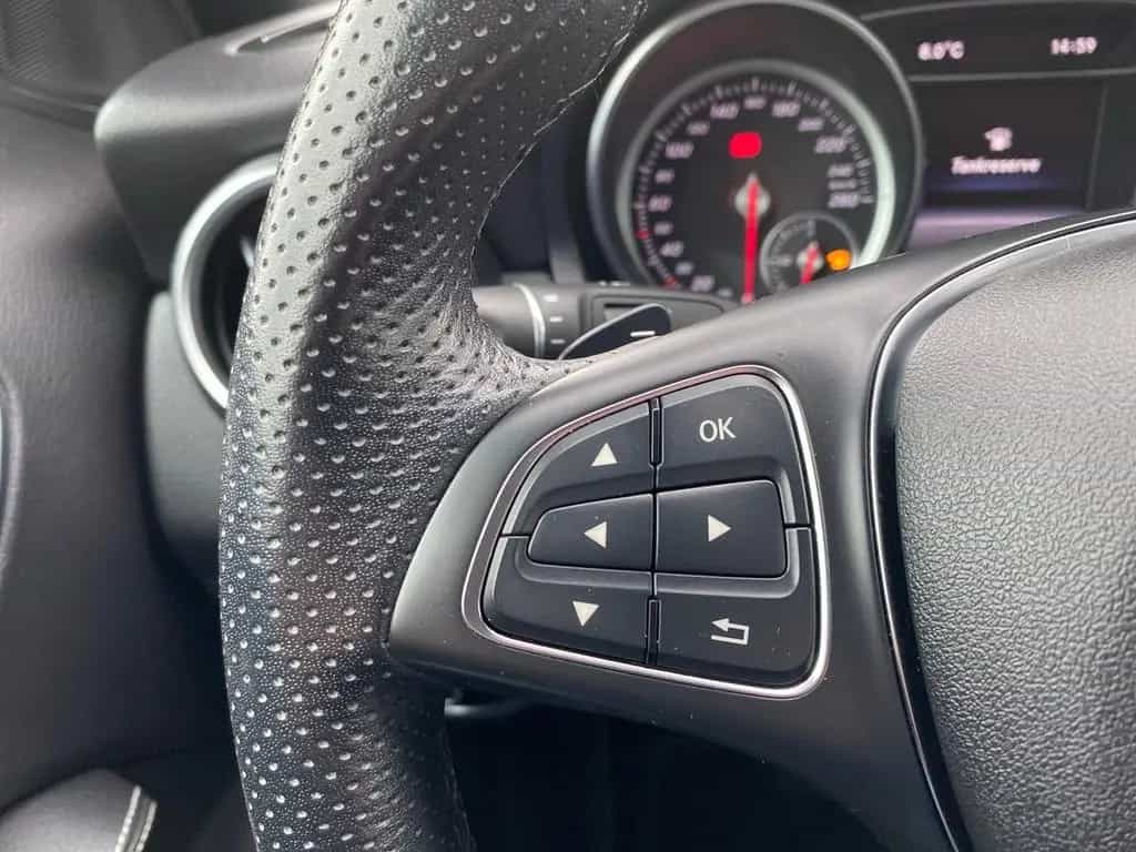 Mercedes-Benz GLA 180 Urban LED+NAVI+KAMERA+SHZ+DAB+KLIMA 10/2019-photo-21