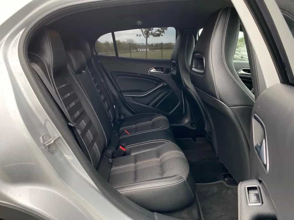 Mercedes-Benz GLA 180 Urban LED+NAVI+KAMERA+SHZ+DAB+KLIMA 10/2019-photo-25