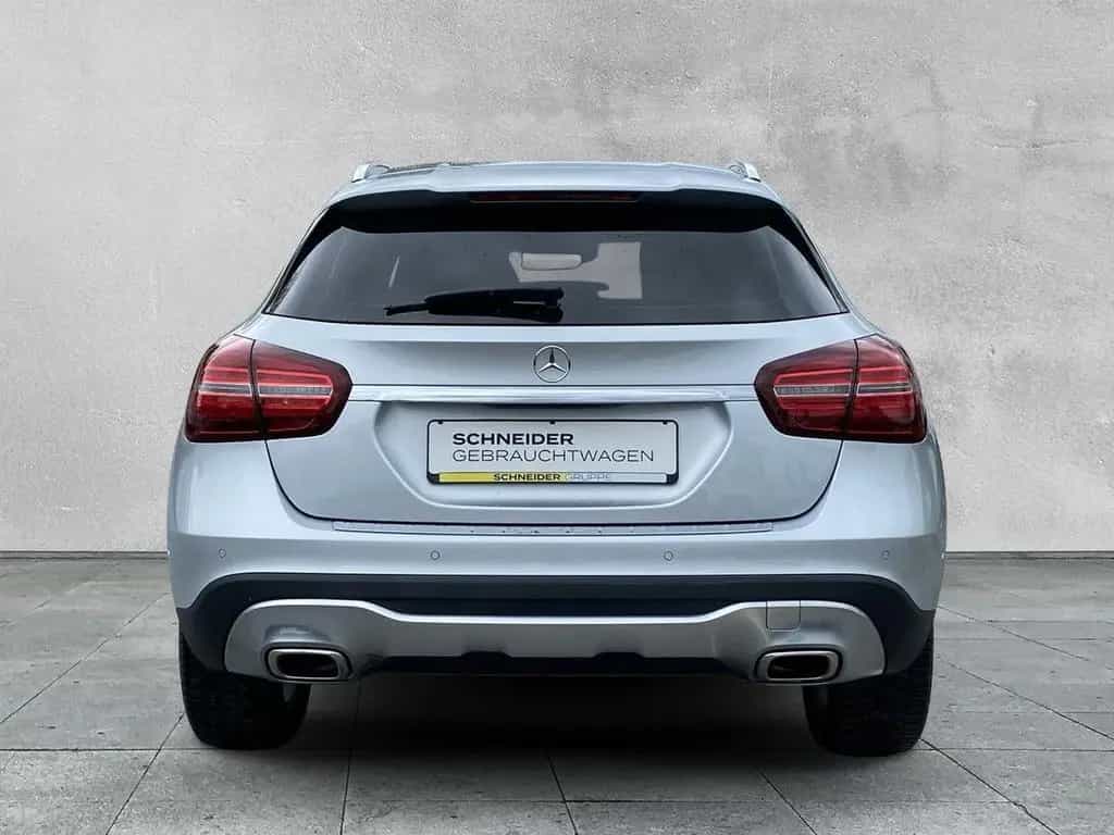 Mercedes-Benz GLA 180 Urban LED+NAVI+KAMERA+SHZ+DAB+KLIMA 10/2019-photo-3