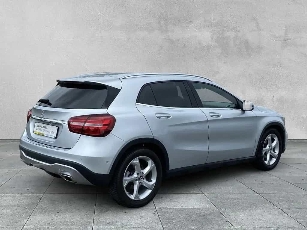 Mercedes-Benz GLA 180 Urban LED+NAVI+KAMERA+SHZ+DAB+KLIMA 10/2019-photo-4