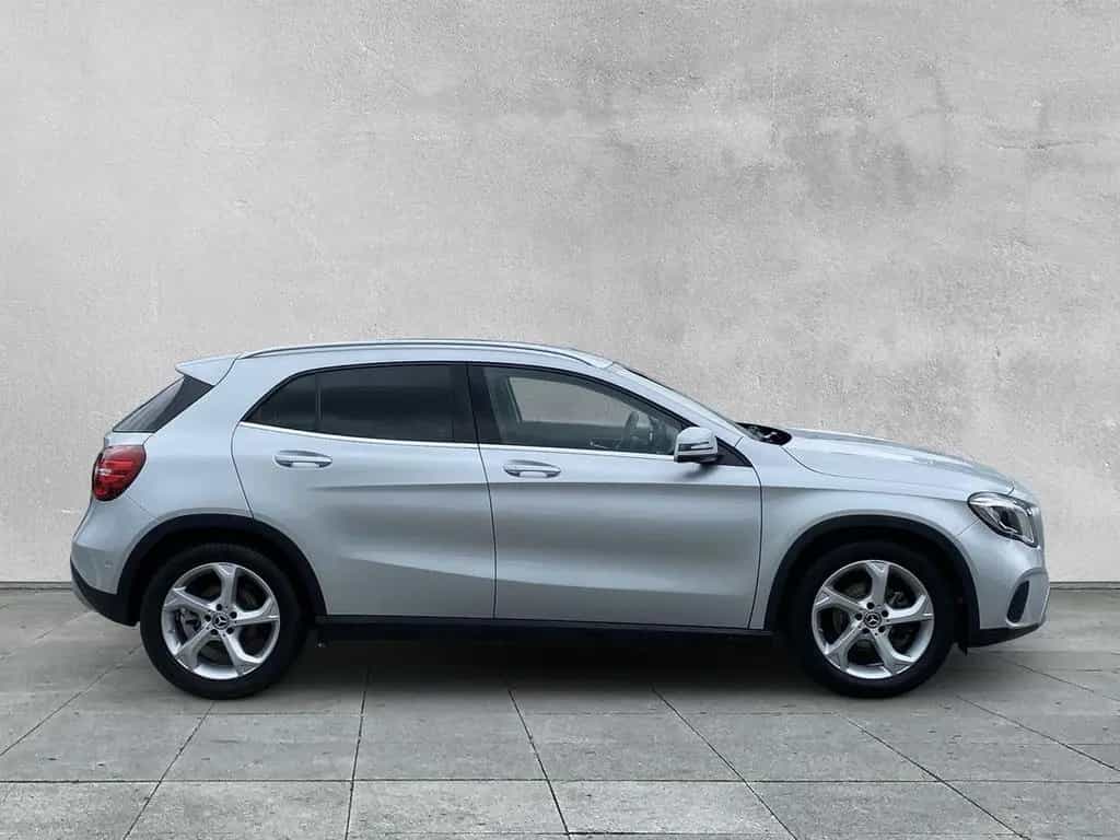 Mercedes-Benz GLA 180 Urban LED+NAVI+KAMERA+SHZ+DAB+KLIMA 10/2019-photo-5
