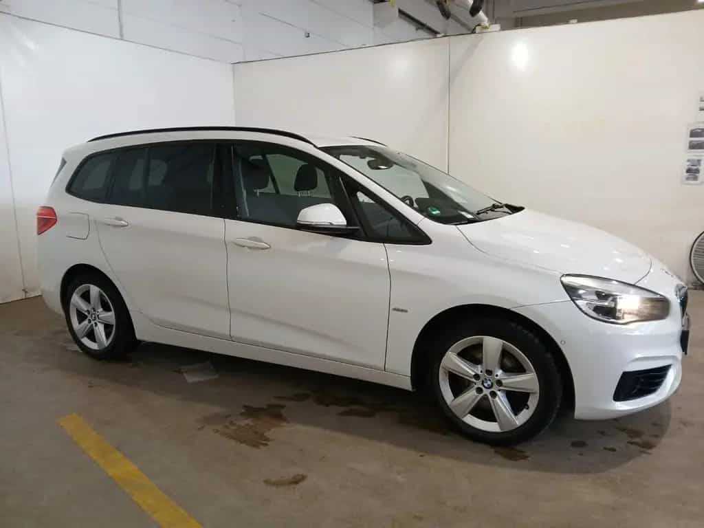 BMW 2 Series 220 Gran Tourer iAUT SPORT+7-SITZE+NAVI+HIFI+AHK 02/2017-photo-3