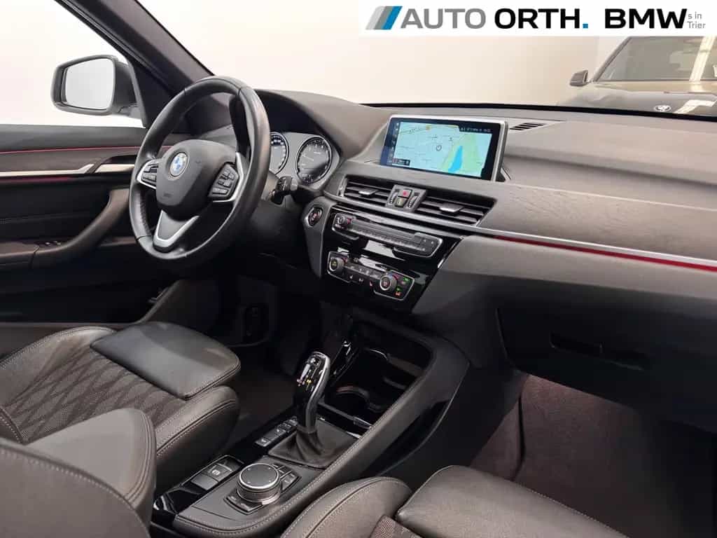 BMW X1 xDrive25i AUT. X-LINE NAVI+ HUD PANO KAMERA 05/2018-photo-17