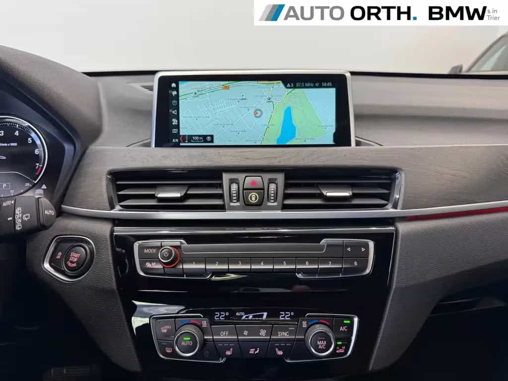 BMW X1 xDrive25i AUT. X-LINE NAVI+ HUD PANO KAMERA 05/2018-photo-20