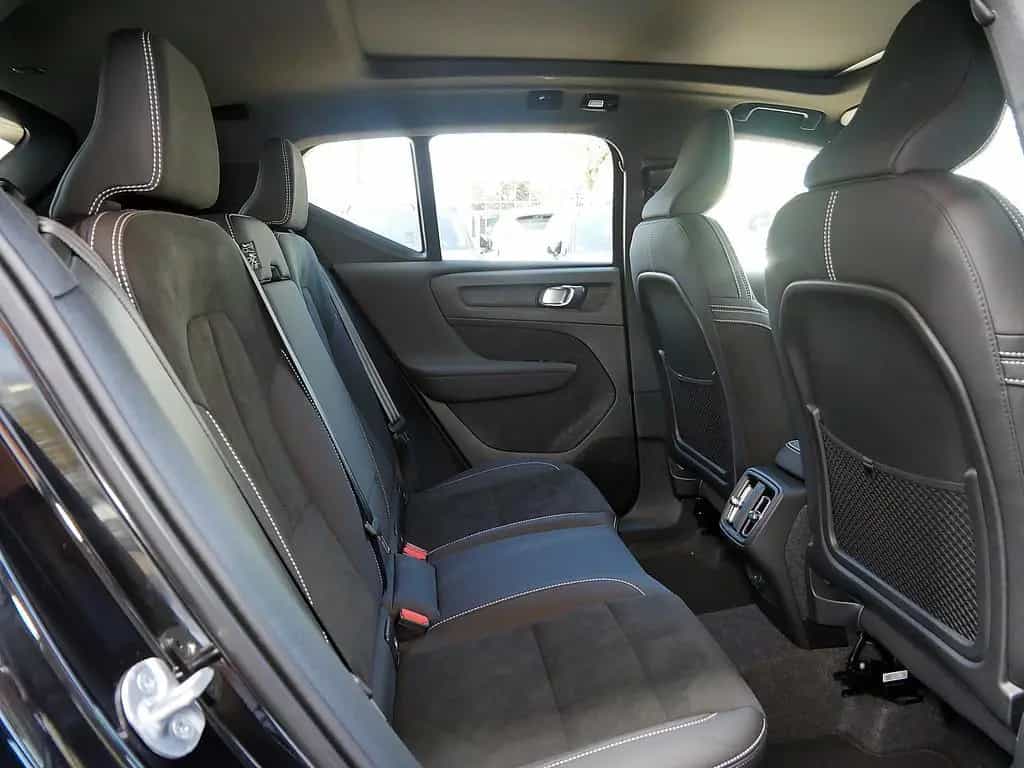 Volvo XC40 B4 Ultra Black Edition 08/2025-photo-10