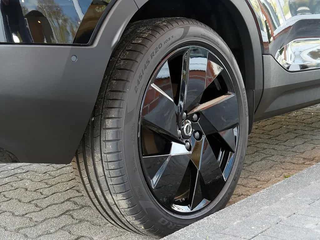 Volvo XC40 B4 Ultra Black Edition 08/2025-photo-13