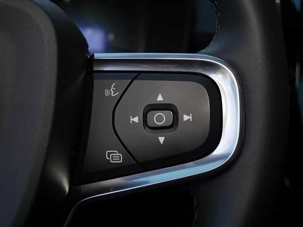 Volvo XC40 B4 Ultra Black Edition 08/2025-photo-34