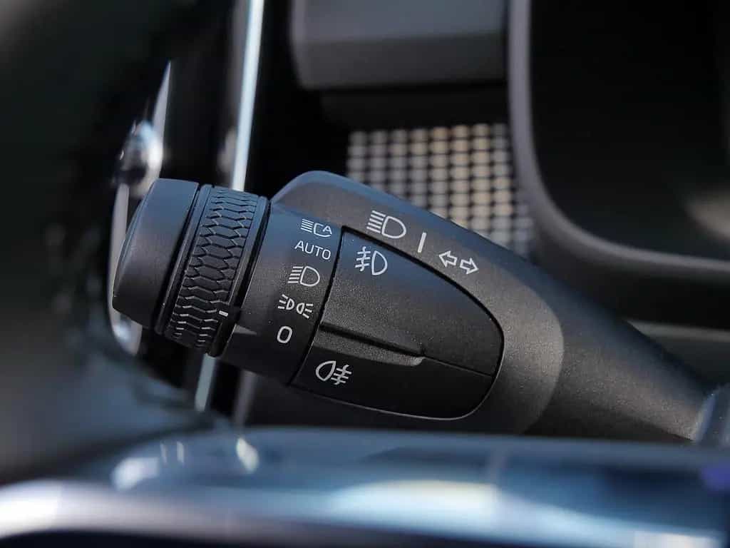 Volvo XC40 B4 Ultra Black Edition 08/2025-photo-35