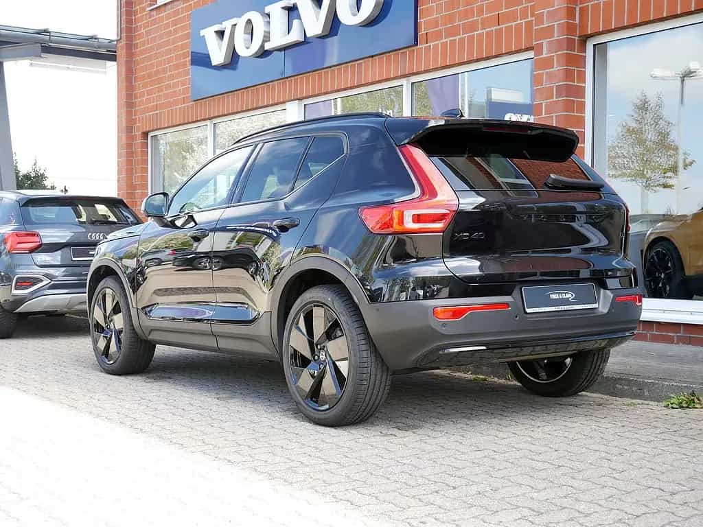 Volvo XC40 B4 Ultra Black Edition 08/2025-photo-4