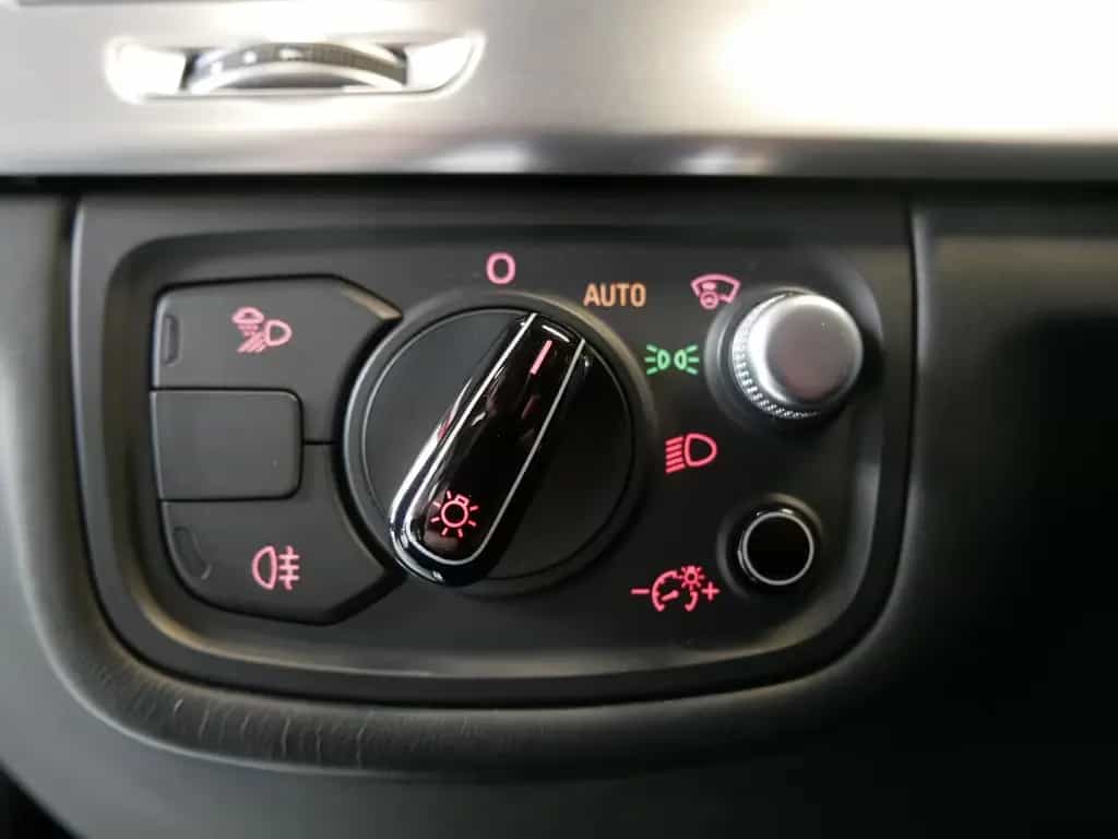 Audi S8 4.0 TFSI quattro plus HUD Sport Abgas 11/2017-photo-13