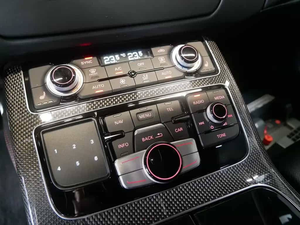 Audi S8 4.0 TFSI quattro plus HUD Sport Abgas 11/2017-photo-14