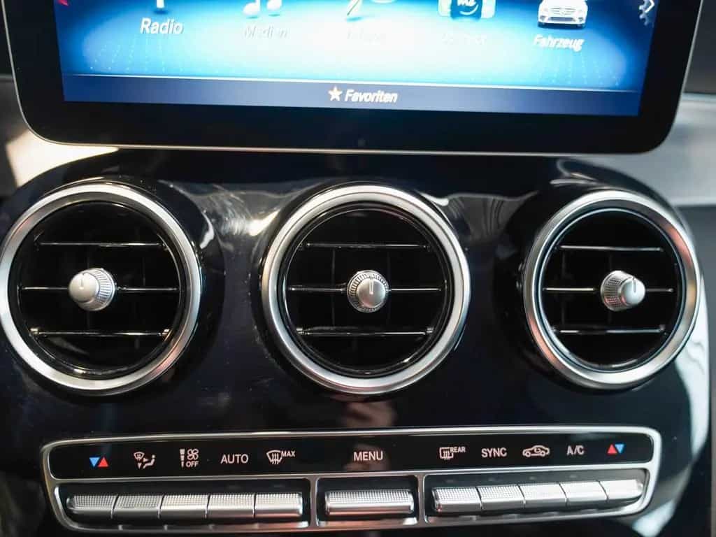 Mercedes-Benz C-Class 180 T AVANTGARDE Anhängevorrichtung CarPlay 07/2020-photo-23