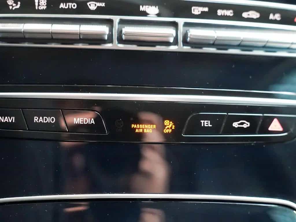 Mercedes-Benz C-Class 180 T AVANTGARDE Anhängevorrichtung CarPlay 07/2020-photo-24