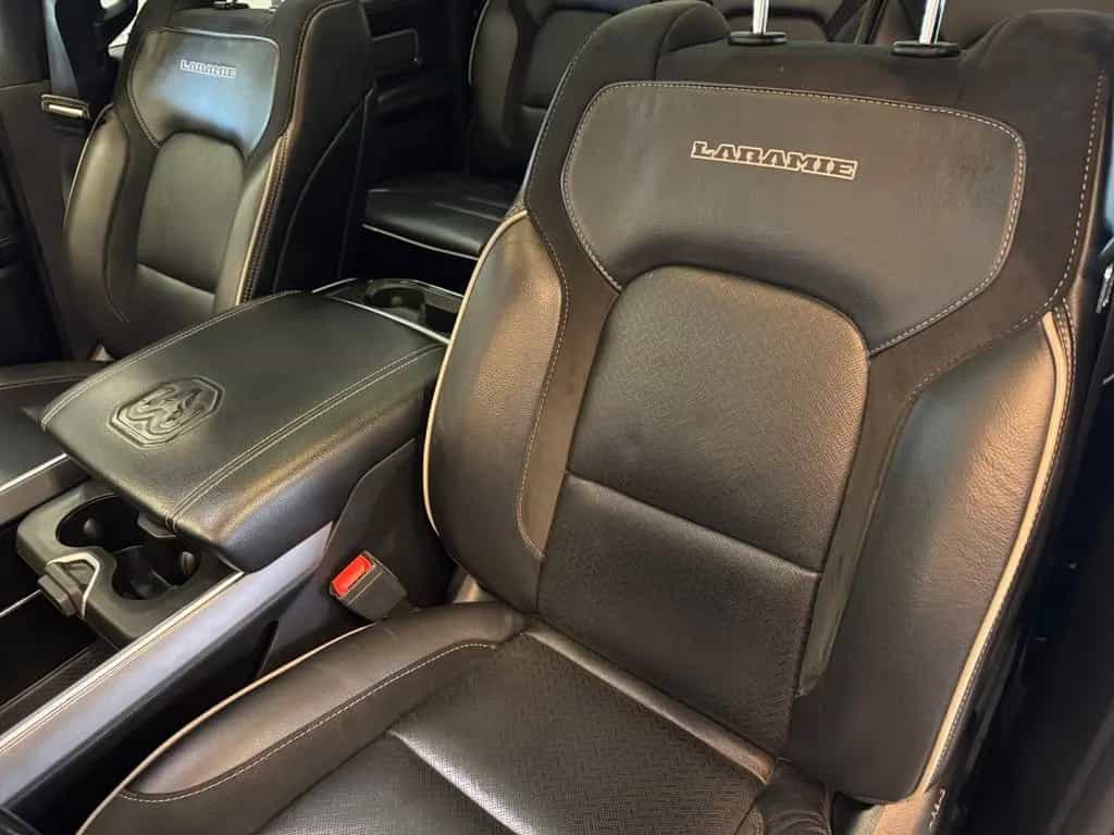Dodge RAM 1500 5.7 Laramie / 4x4 / HUD / Pano / 360° 07/2021-photo-14