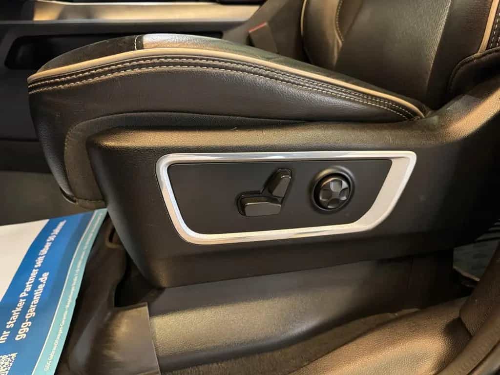 Dodge RAM 1500 5.7 Laramie / 4x4 / HUD / Pano / 360° 07/2021-photo-15