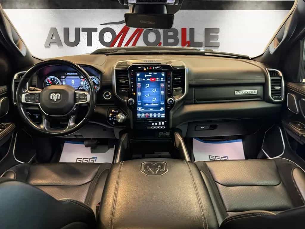Dodge RAM 1500 5.7 Laramie / 4x4 / HUD / Pano / 360° 07/2021-photo-16