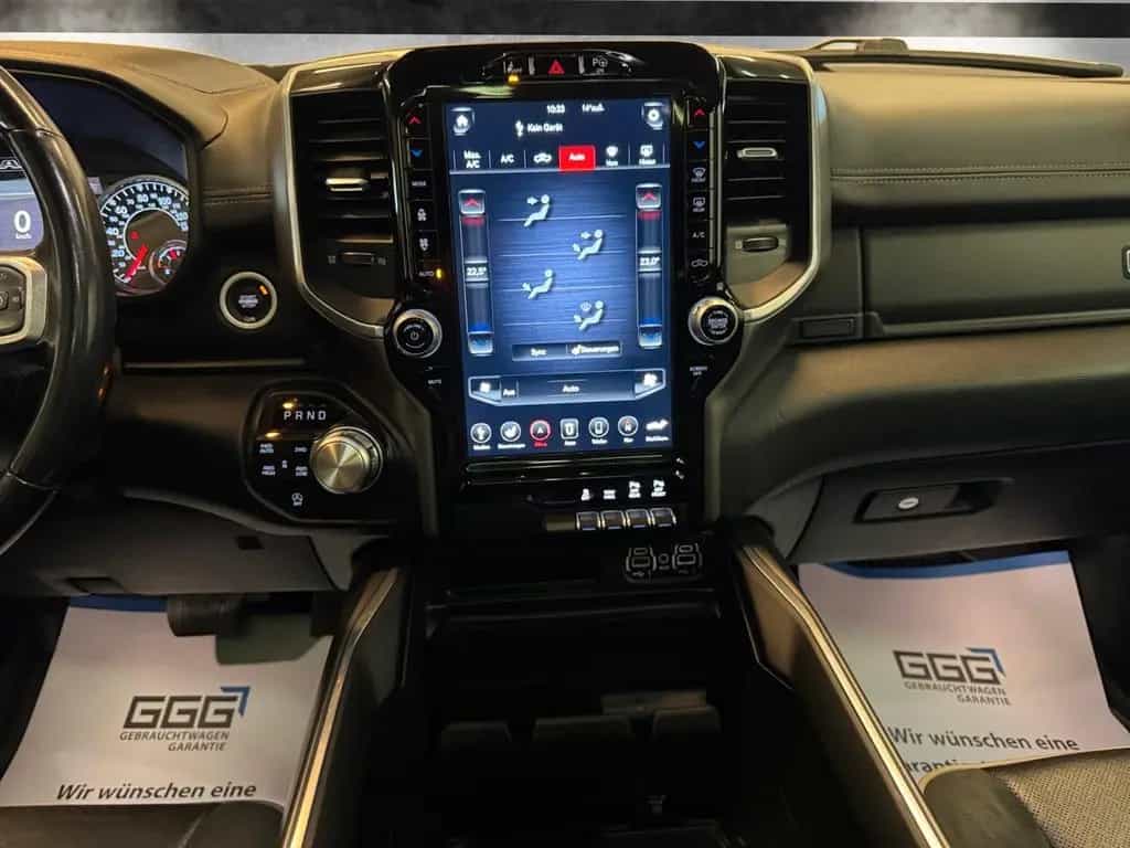 Dodge RAM 1500 5.7 Laramie / 4x4 / HUD / Pano / 360° 07/2021-photo-19