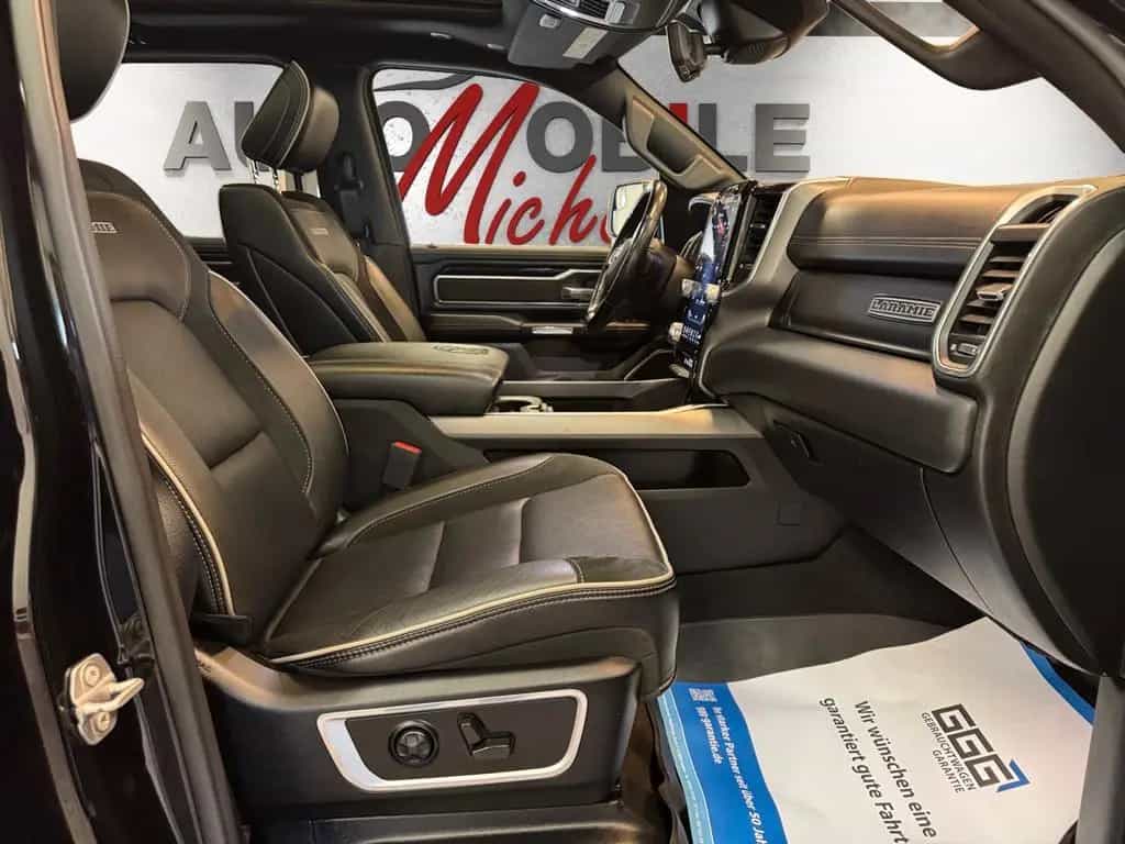 Dodge RAM 1500 5.7 Laramie / 4x4 / HUD / Pano / 360° 07/2021-photo-22
