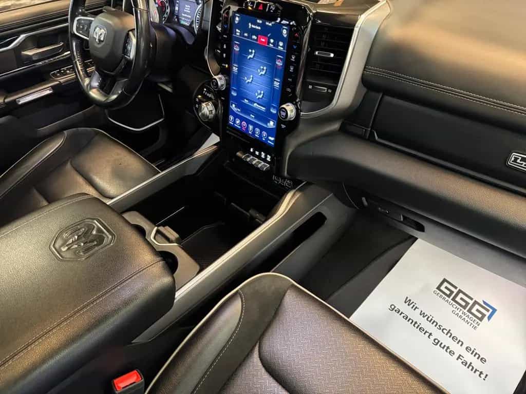Dodge RAM 1500 5.7 Laramie / 4x4 / HUD / Pano / 360° 07/2021-photo-23