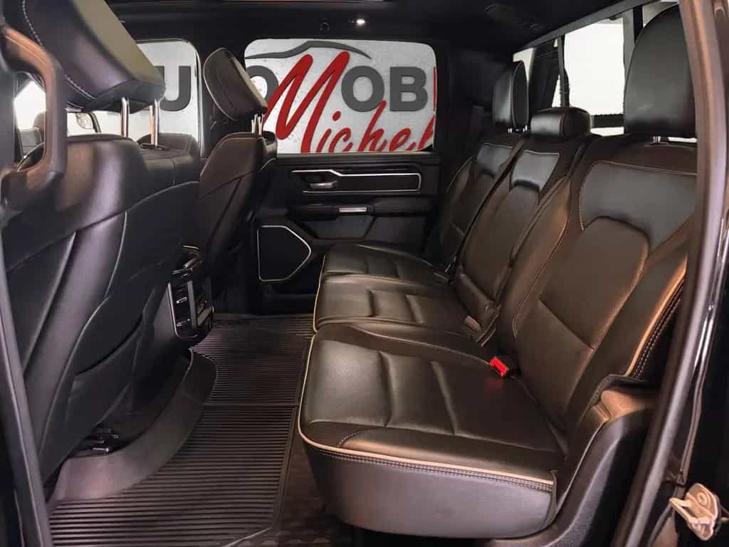 Dodge RAM 1500 5.7 Laramie / 4x4 / HUD / Pano / 360° 07/2021-photo-24