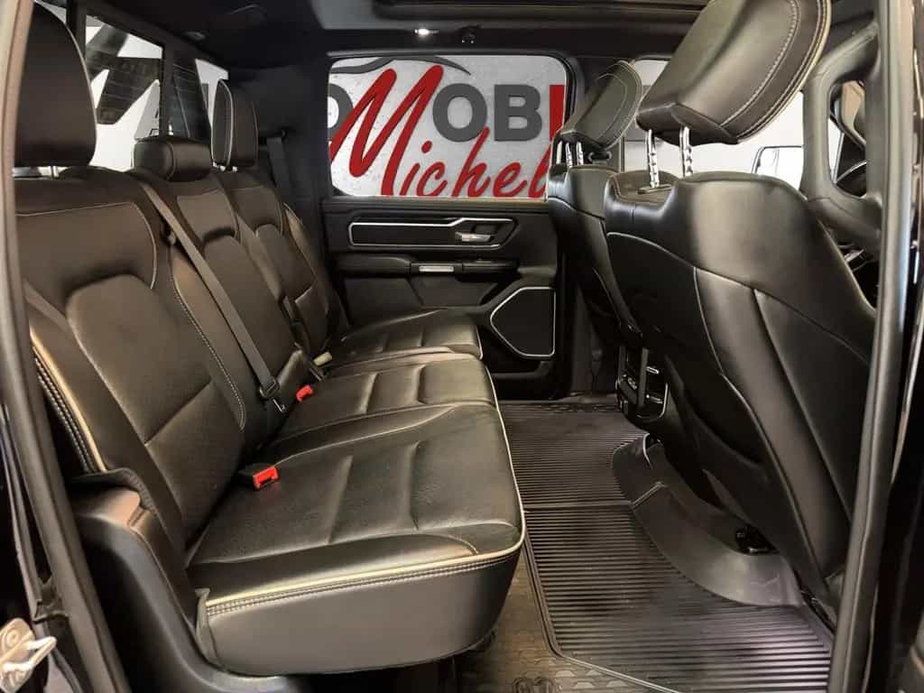 Dodge RAM 1500 5.7 Laramie / 4x4 / HUD / Pano / 360° 07/2021-photo-25