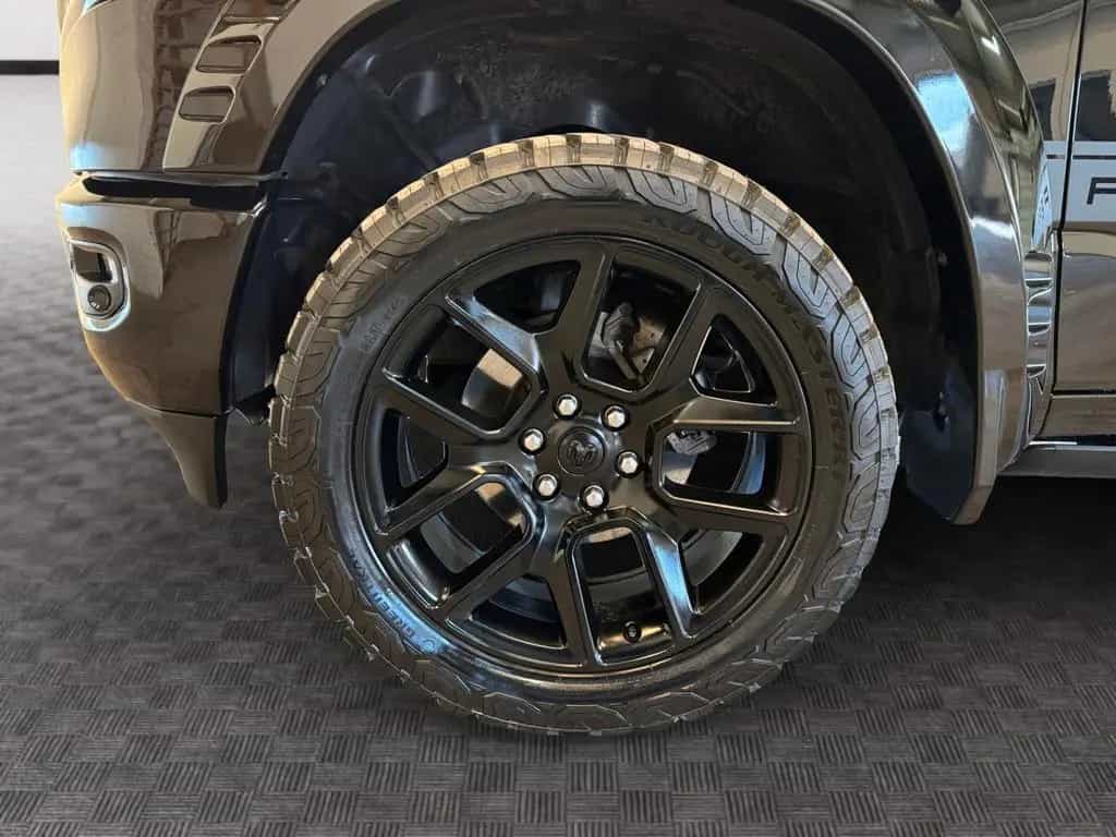 Dodge RAM 1500 5.7 Laramie / 4x4 / HUD / Pano / 360° 07/2021-photo-9