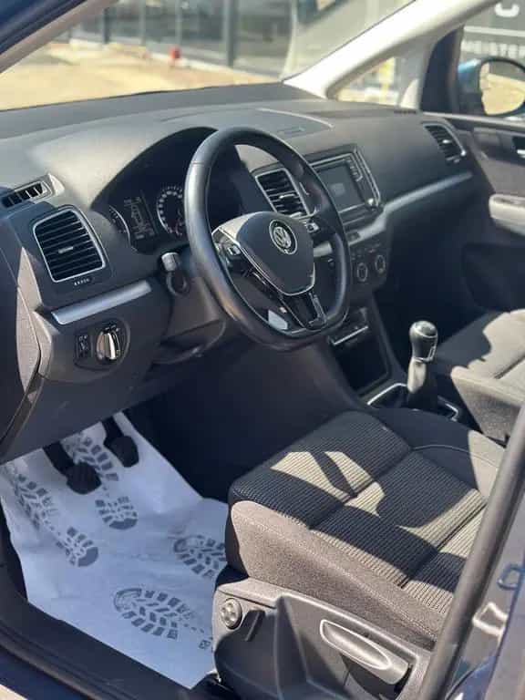 Volkswagen Sharan 7-Sitzer Wenig Kilometer Top Zustand 06/2017-photo-11
