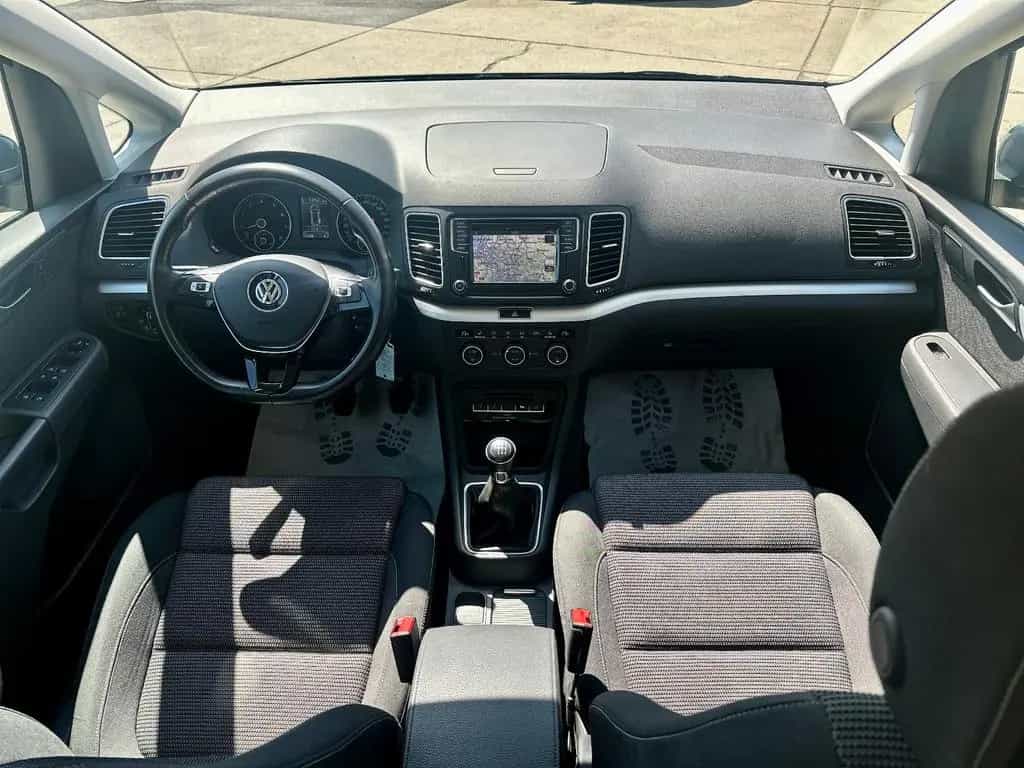 Volkswagen Sharan 7-Sitzer Wenig Kilometer Top Zustand 06/2017-photo-6