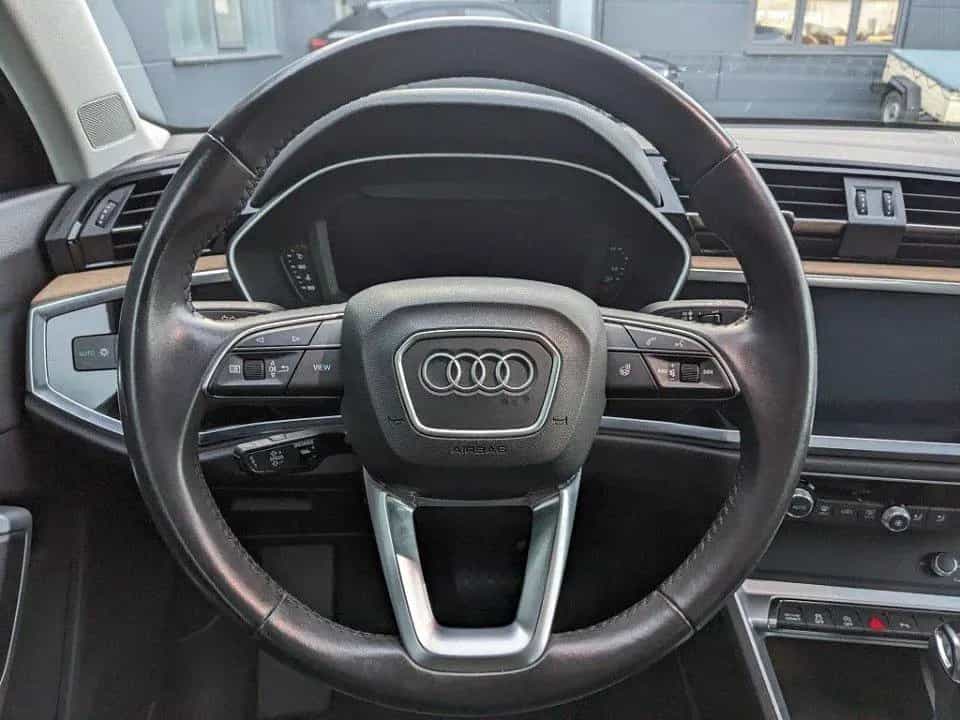 Audi Q3 2.0l TFSI Quattro Advanced Pano Matrix-LED 04/2019-photo-11