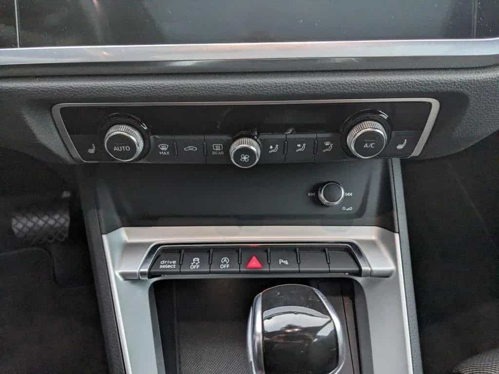 Audi Q3 2.0l TFSI Quattro Advanced Pano Matrix-LED 04/2019-photo-14