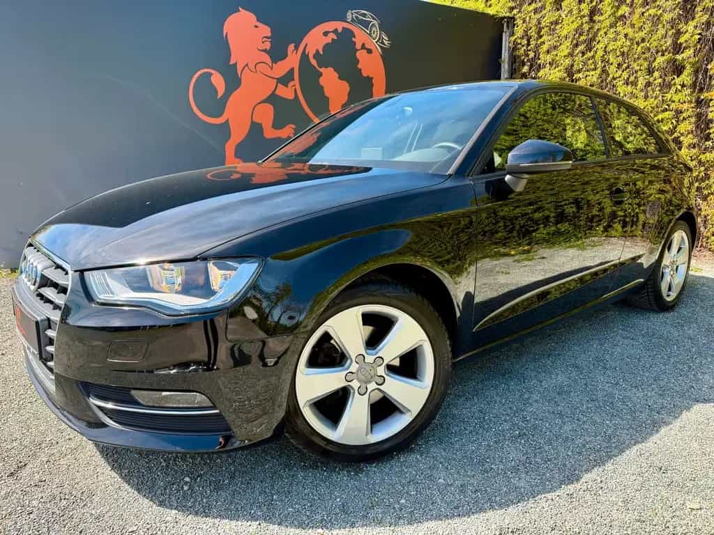 Audi A3 #SCHECKHEFT#1.HAND#TÜV#SERVICE-NEU#REIFEN-NEU 06/2014-photo-1