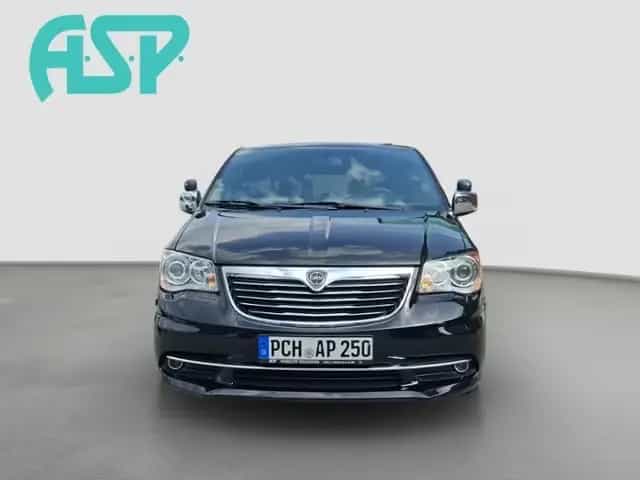 Chrysler Voyager S Paravan Rollstuhlumbau 07/2016-photo-0