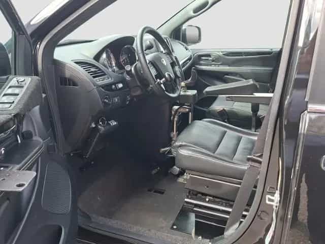 Chrysler Voyager S Paravan Rollstuhlumbau 07/2016-photo-8